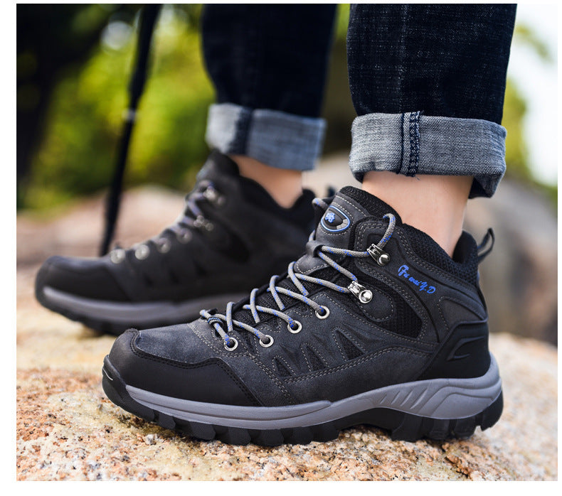 Outdoor climbing shoes